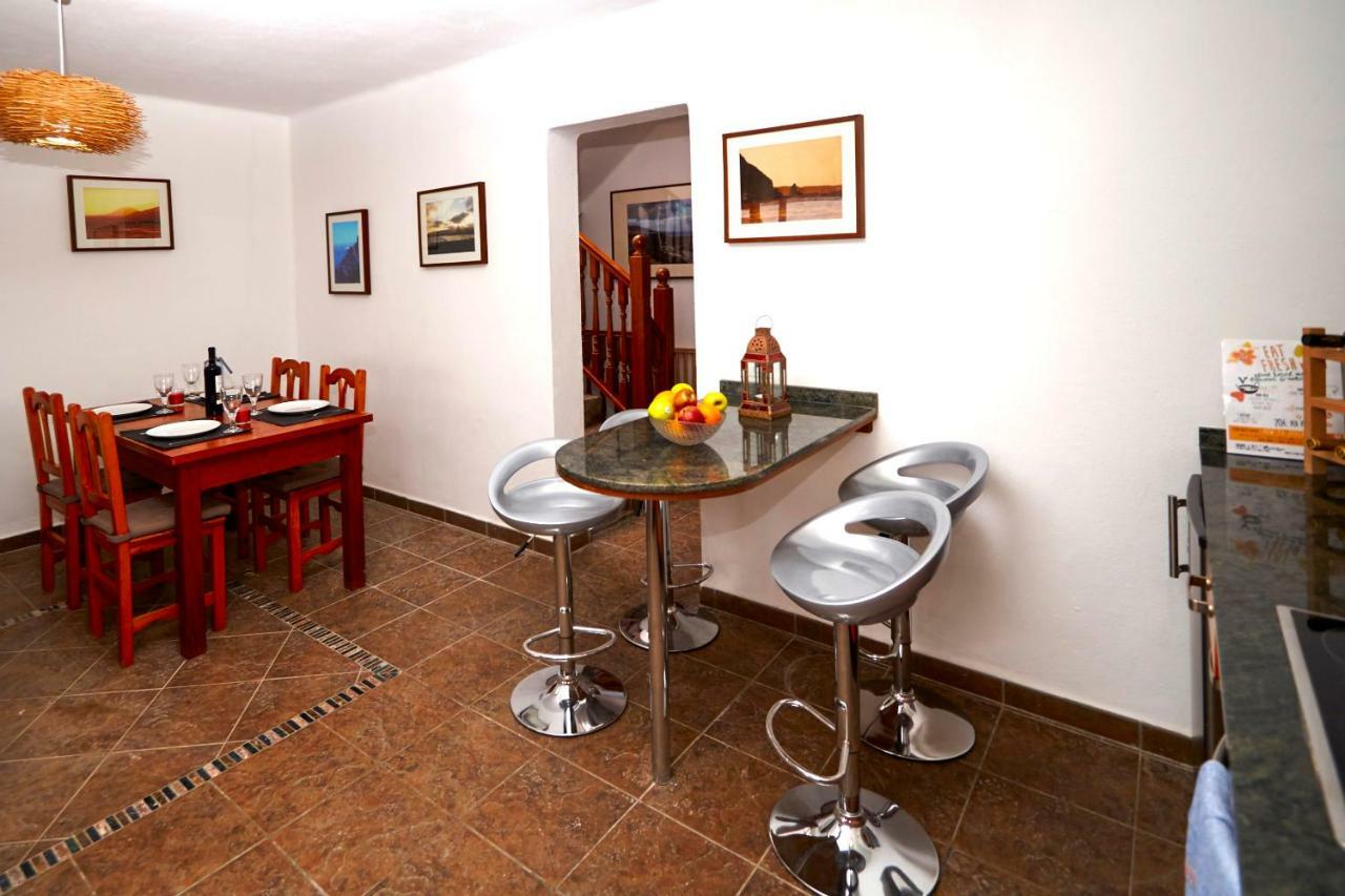 Casa Margarita - Shared Pool - Close To Seafront Promenade Punta Mujeres Exterior photo